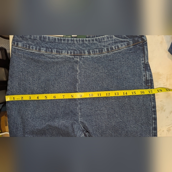Lauren Jeans Co. - Ralph Lauren Side Zip Cropped Jeans - Size 6 - GreatCondition - Picture 5 of 8